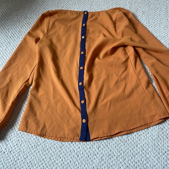 Womens top - Picture 4 of 5